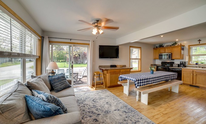 Edinboro Cabaña | Walk to Beach, Lake Edinboro Views: 'Camp Dickson'