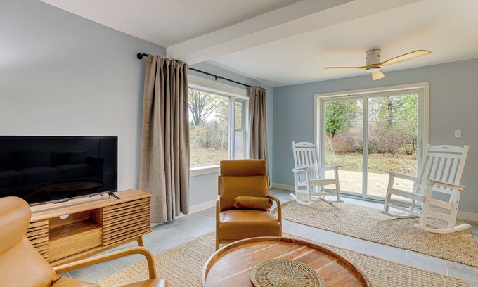 Manistee Casa | Walk to Beach & Lake Michigan: Manistee Bliss!