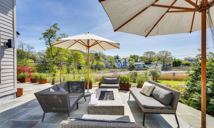 Rowayton Casa | Walk to Beach: Luxe Home w/ Fire Pit in Rowayton!