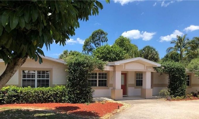 Coquina Sands Casa | A pie de playa, tranquilo, muy privado y céntrico.