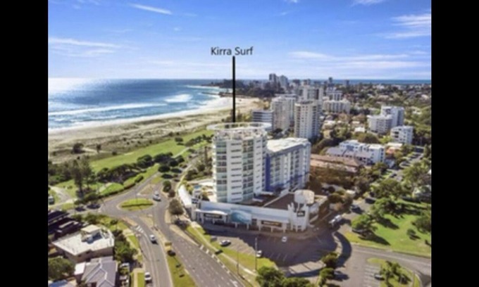 Coolangatta Complejo | Walk to Beach/Restaurants. Private Ground level Courtyard. 5 Minutes to Airport