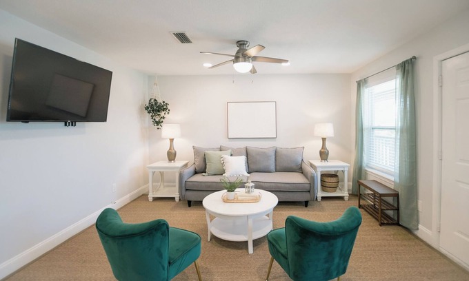 Bahama Beach Apartamento | Walk to Beach, Near Pier Park, Large Yard