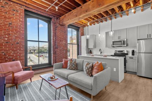 Downtown St. Louis Apartamento | Walk to Convention and Casino - Perfect for Work & Play!