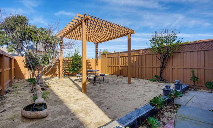 West Alameda Casa | Walk to Crab Cove Beach: Alameda Home w/ Game Room