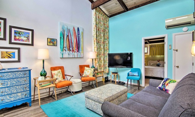 Dewey Beach Condominio | ¡NUEVO! Condominio brillante con balcón - ¡Camina hasta la playa de Dewey!