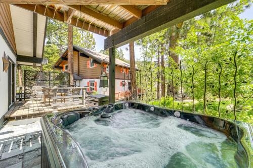 Incline Village Casa | Walk to Diamond Peak Luxe Chalet with Mtn-View Deck