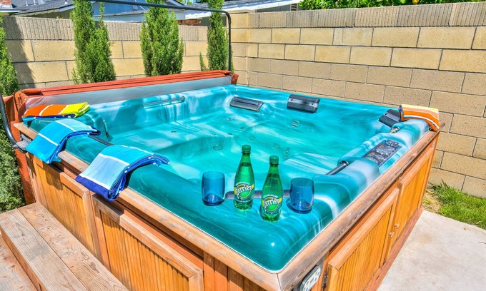 Southwest Anaheim Casa | Walk to Disneyland & Conv Ctr!*Hot Tub!*Game Room*Spring Sale!