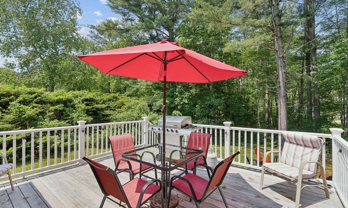 Kennebunk Casa | Walk to Dock Square! - Freshly Renovated Charmer!