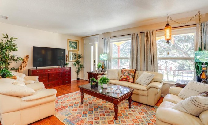 Atascadero Casa | Walk to Downtown Atascadero Cottage with Sunroom!