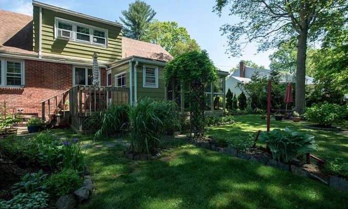 West New Haven Apartamento | Walk to Downtown Fire Pit Huge Backyard, Free Parking