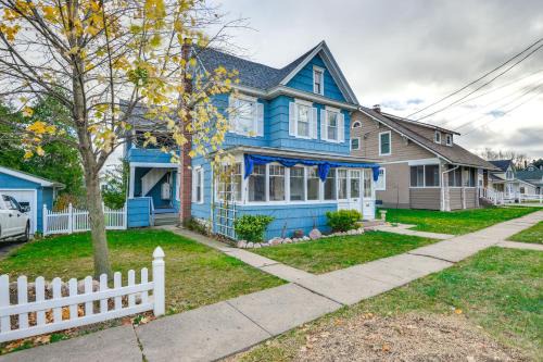 Clayton Apartamento | Walk to Downtown - Home with Porch in Clayton!