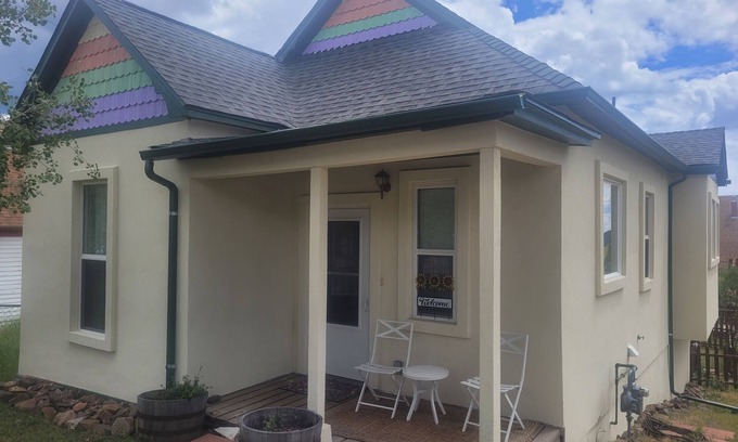 Cripple Creek Casa | Walk to Downtown, Immaculate 2 bed 2 bath, Mountain Views, Deck-Grill-Wildlife