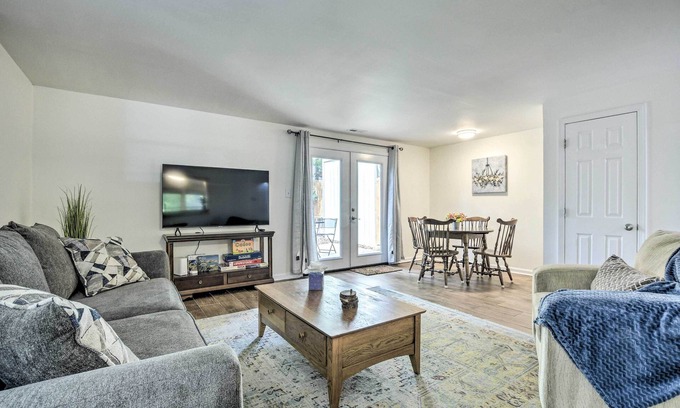 Taylor's Pond Casa | Walk to Dtwn & Breweries: Townhome in Cary!