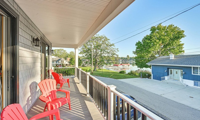 Syracuse Casa | Walk to Dtwn Syracuse: Private Lake-View Home