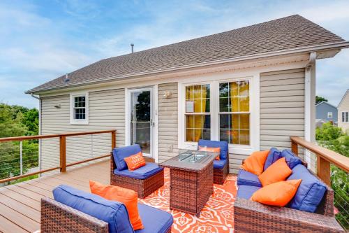 East Ocean View Apartamento | Walk to East Beach Apt with Outdoor Space