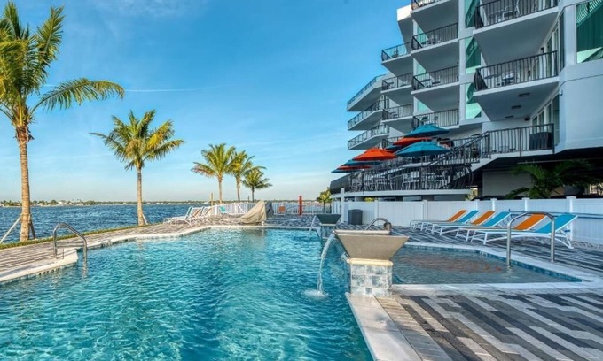 Treasure Island Hotel | Walk to Everything in Treasure Island! 2 Relaxing Suites by the Bay, w/Pool!
