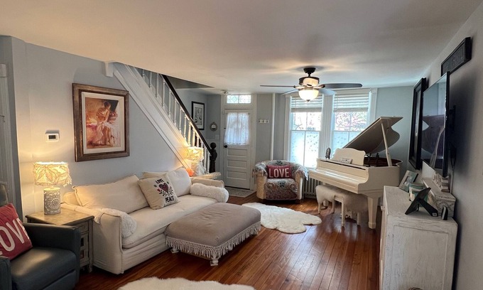 Annapolis Cabaña | Walk to everything! Downtown Historic Annapolis “Arts District”