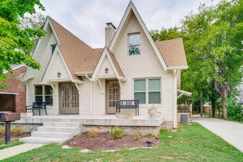 Maxwell Casa | Walk to Five Points East Nashville Home with Yard!
