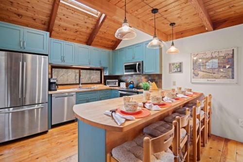 Truro Casa | Walk to Great Hollow Beach