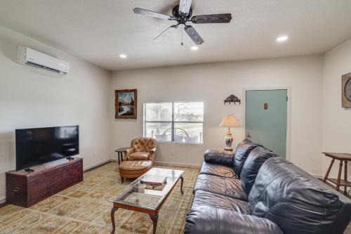 Jacksboro Casa | Walk to Historic Square Jacksboro Home with Yard