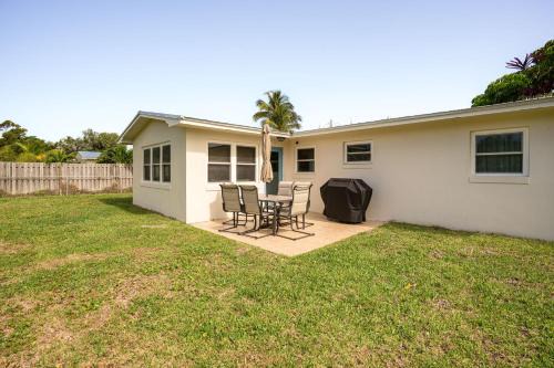 Fort Pierce Casa | Walk to Jetty Park Harbor District Home!