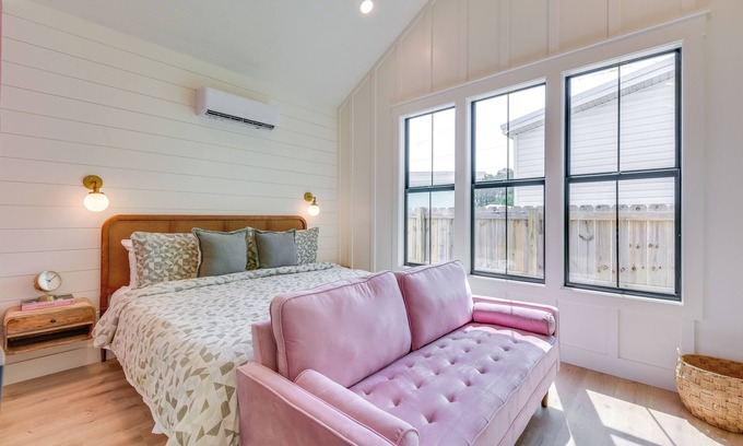 Laguna Beach Apartamento | Walk to Laguna Beach: Modern Studio in PCB!