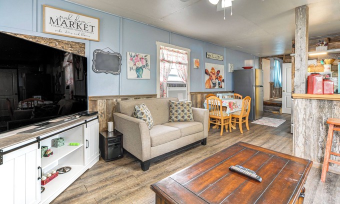 Buchanan Dam Cabaña | Walk to Lake Buchanan: Cottage Near Wineries!