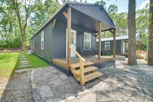 Grove Casa | Walk to Lake Cozy Grove Cabin with Fire Pit