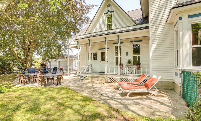 Ludington Cabaña | Walk to Lake Michigan & Dtwn: ‘Coastal Grand'