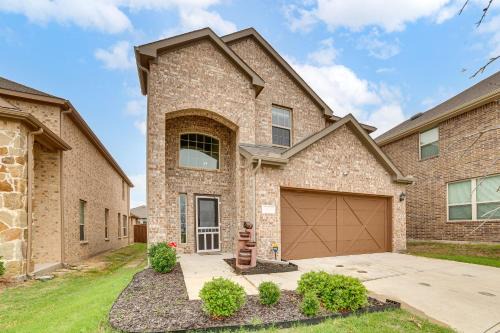 Forney Casa | Walk to Lake Ray Hubbard Spacious Family Home!