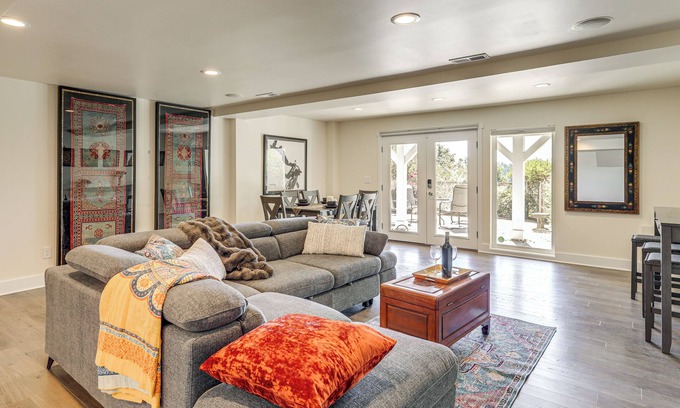 Fauntleroy Apartamento | Walk to Lincoln Park: Charming Couples Getaway