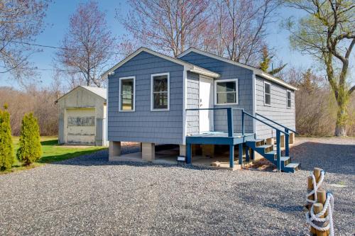 York Beach Casa | Walk to Long Sands Beach Cottage with Fire Pits!