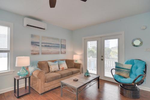 Madeira Beach Apartamento | Walk to Madeira Beach Family Resort Condo