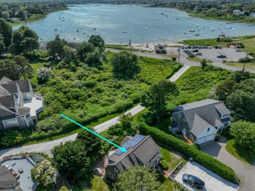 Chatham Casa | Walk to Main St and Oyster Pond in Chatham