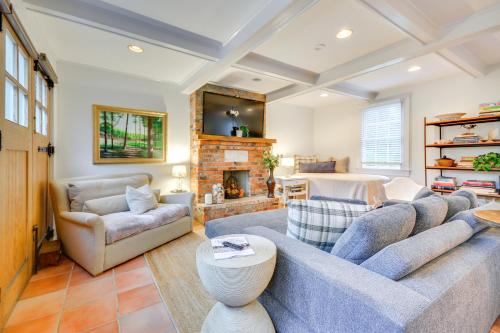 High Point Casa | Walk to Main St Historic High Point Carriage Home