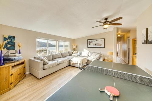 Harrison Casa | Walk to Marina Harrison Cabin with Lake View!