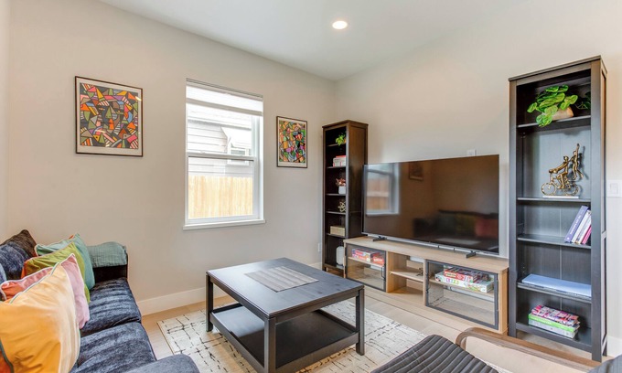 Englewood Casa | Walk to Med Ctrs & Dtwn Englewood: Modern Home