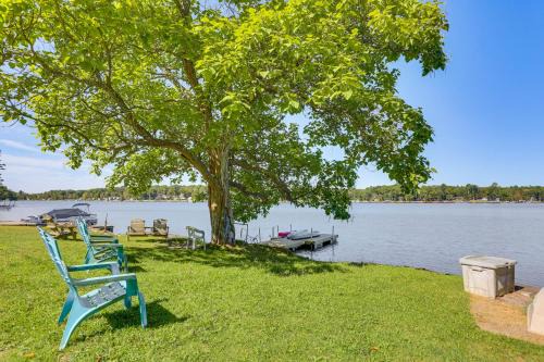 Town of Lumberland Casa | Walk to Mohican Lake Catskills Getaway with Dock!