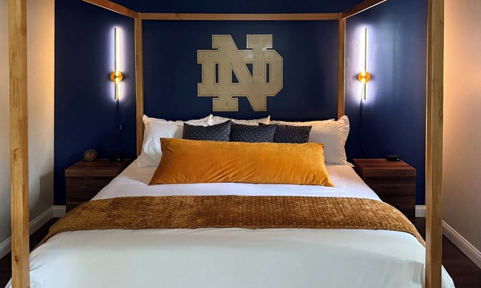Roseland Casa | Walk to ND/SMC - Redesigned Condo Sleeps 10
