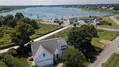 Chatham Casa | Walk to Oyster Pond and Main Street Chatham