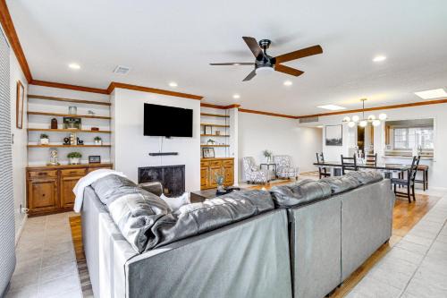 Paradise Hills Civic Apartamento | Walk to Paradise Hills Golf Course Condo with Patio