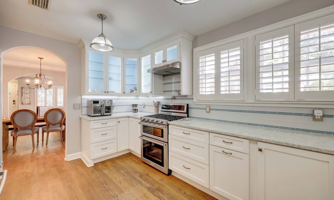 Avondale Casa | Walk to Park, Shops & Eats: Jacksonville Abode!