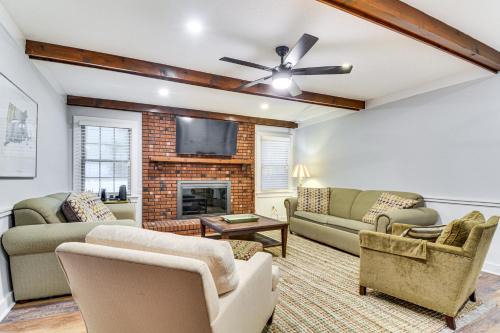 Cary Casa | Walk to Parks and Town Square Cary Home with Yard!