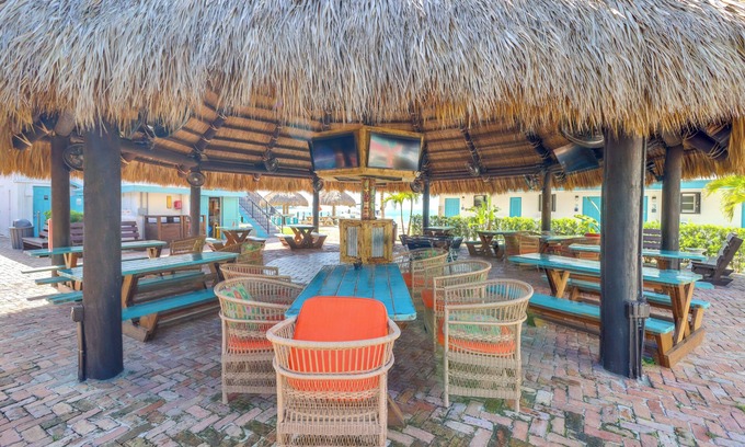 Layton Cabaña | Walk to Pool & Beach: Cozy Florida Keys Cottage!