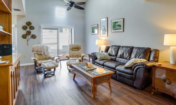 Leesburg Casa | Walk to Restaurants Downtown Leesburg Townhome!