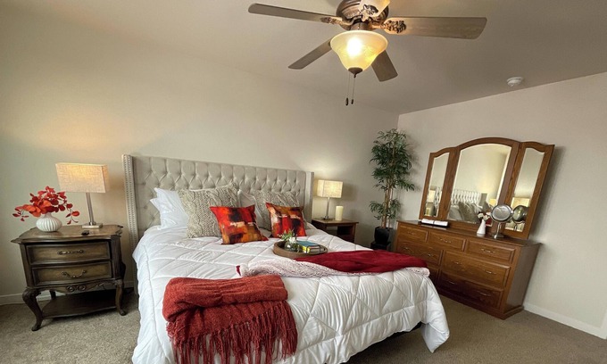 Timnath Casa | Walk To Restaurants, Shops, Brewery & More! Dog friendly on walking & bike trail