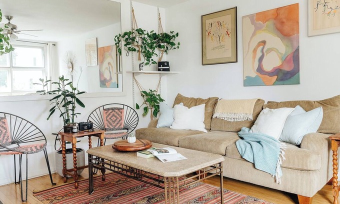The Flats Apartamento | Walk to Rodeo Drive and the Stylish Shops and Restaurants - Comfy One-Bedroom