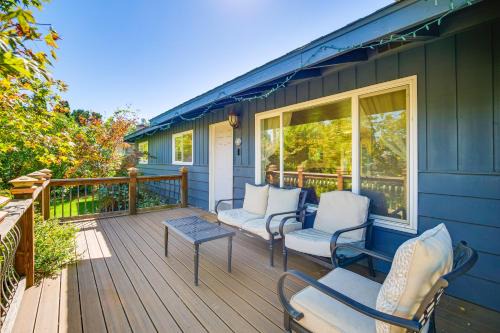 Medford Casa | Walk to Rogue X Medford Family Home with Large Yard
