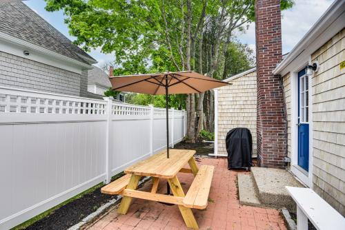 Osterville Casa | Walk to Shops and Dining Cozy Osterville Cottage