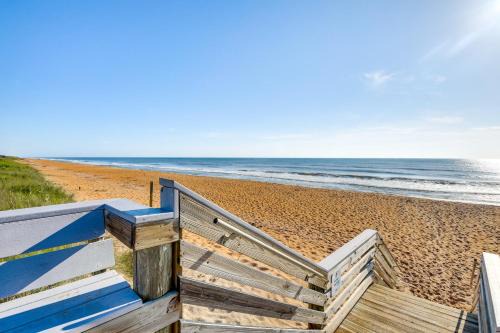 Ormond Beach Plaza Casa | Walk to Shore and Pier Family Home in Ormond Beach